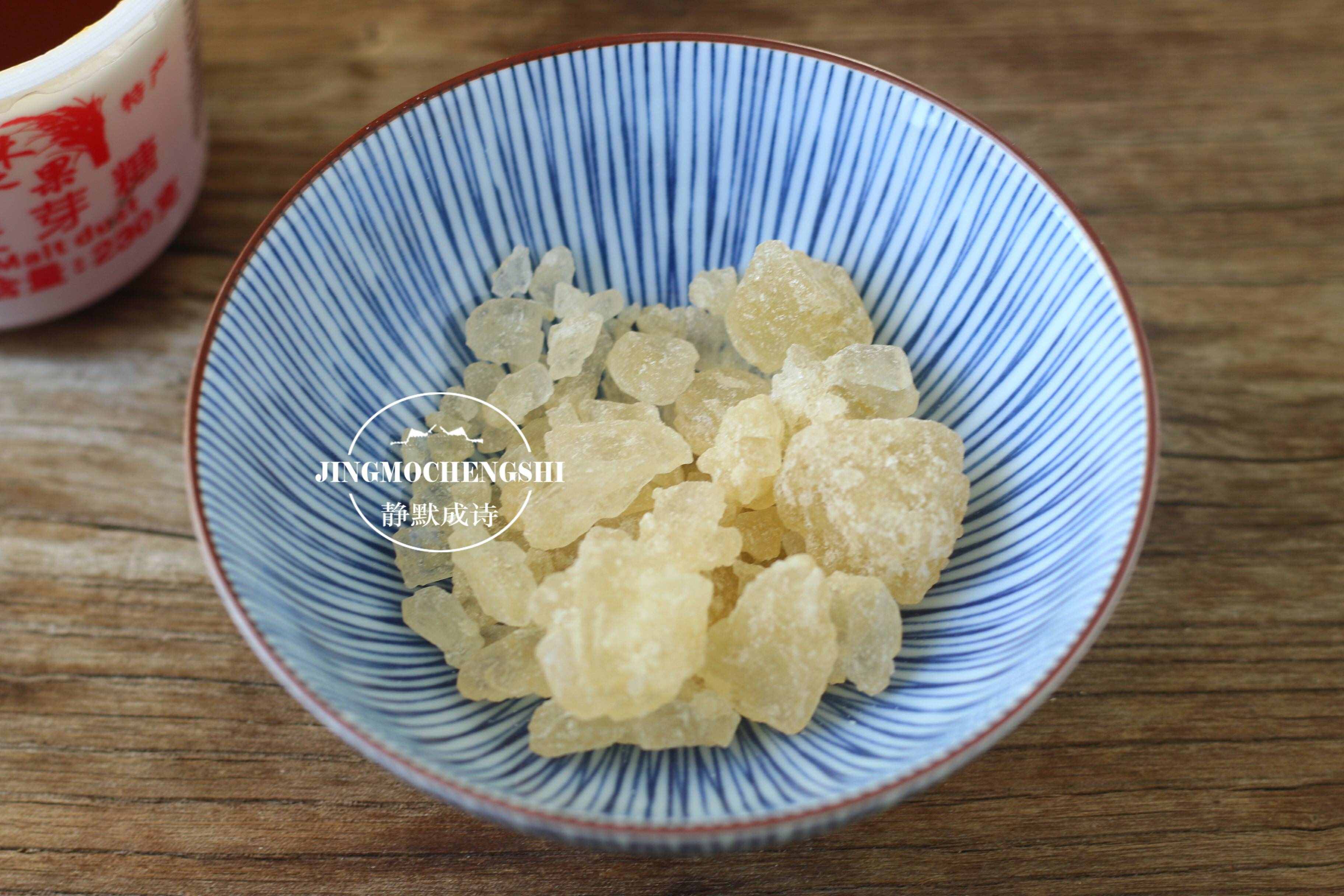 琥珀核桃仁这样做，金黄酥脆，好吃不粘牙，每年冬天我都做好多