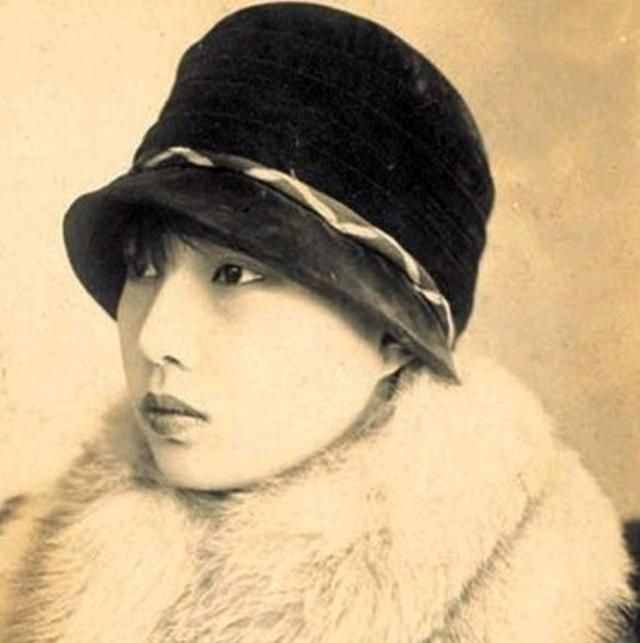 梨园冬皇孟小冬，人生三折戏曲两任伴侣，绝代风华也难逃悲欢离合