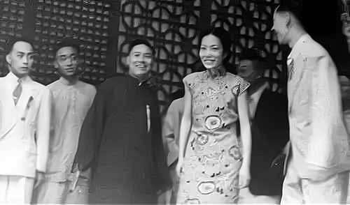 梨园冬皇孟小冬，人生三折戏曲两任伴侣，绝代风华也难逃悲欢离合