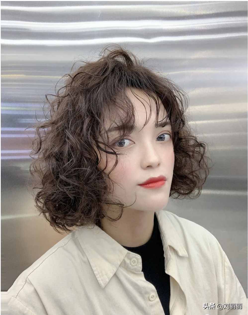头发细软少，发型就选这3种，洋气蓬松又瘦脸
