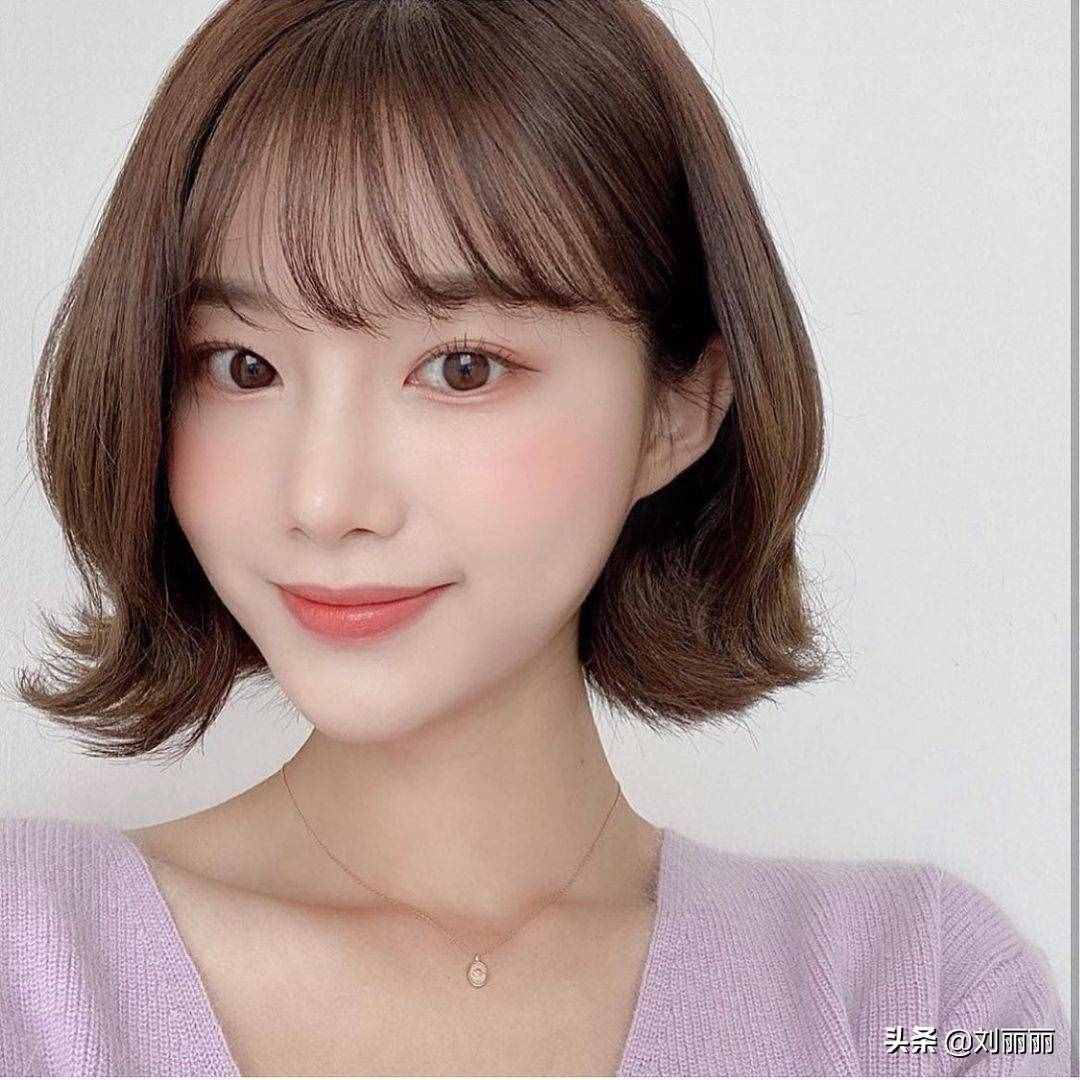 头发细软少，发型就选这3种，洋气蓬松又瘦脸