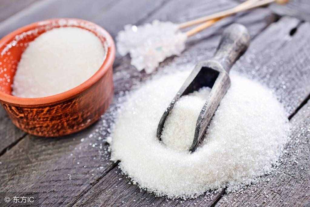 你知道苍蝇怕什么嘛？农村一个土办法简单灭蝇！