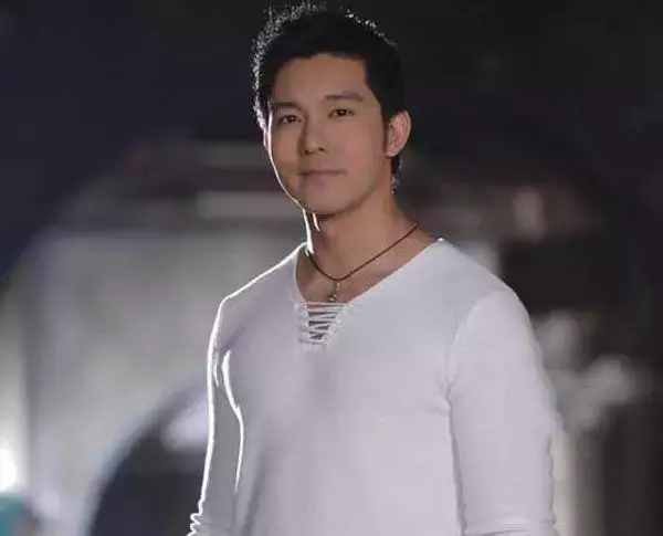 《天国的嫁衣》主演近况：男主升级当爸，女三号只演一部戏退圈