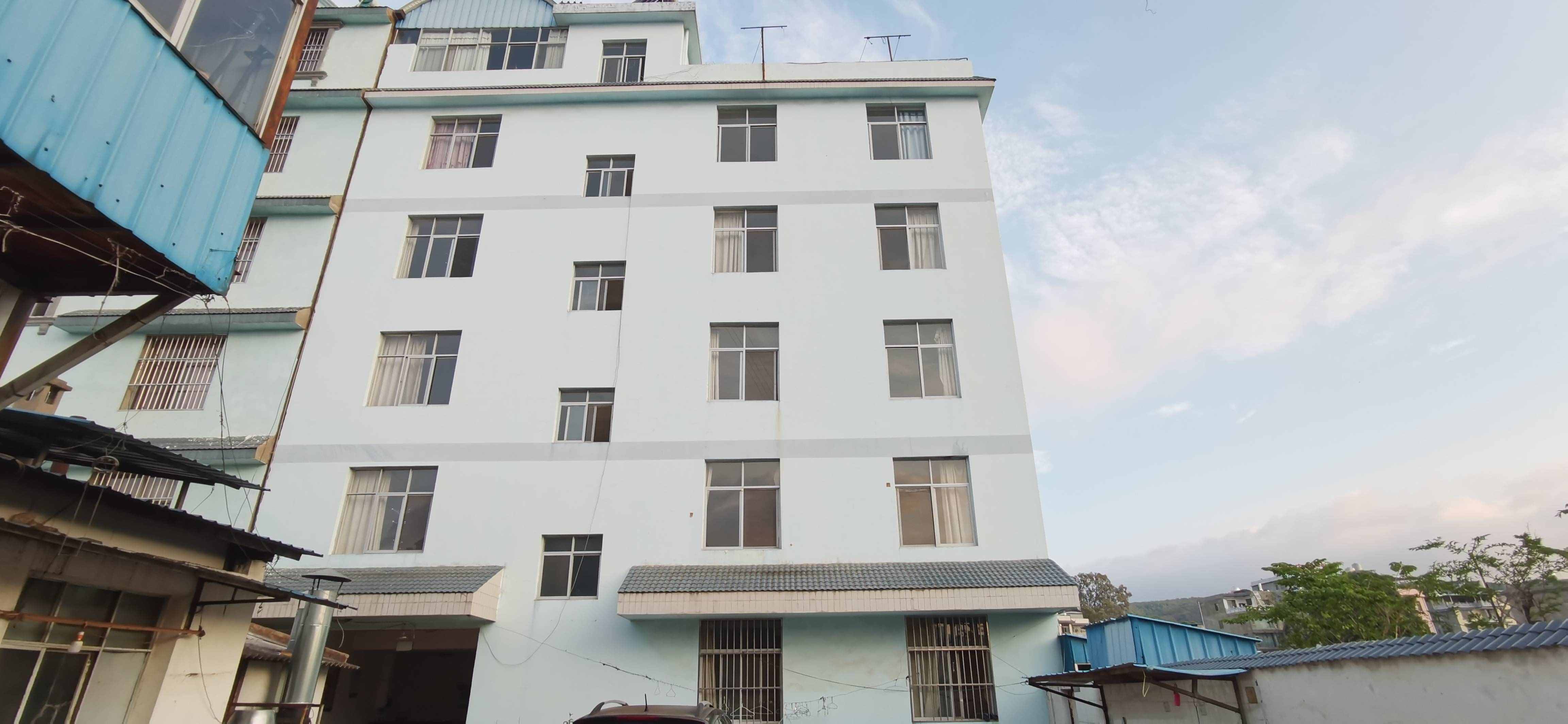 50元一天的抚仙湖岸边小客栈，15元一公斤的小活虾，体验农家野趣