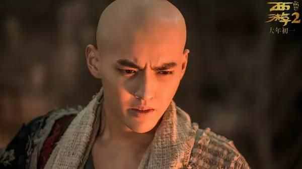 吴亦凡为何资源开挂？家庭背景大曝光，原来吴妈妈美若天仙！