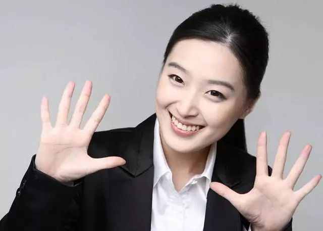 女生最吃香的十大职业，工作轻松，收入可观