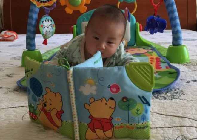 照顾三个月内的宝宝，要做好四个方面，助力宝宝成长，爸妈不受罪