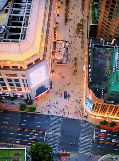 南京路步行街0版来了，从人广吃到外滩