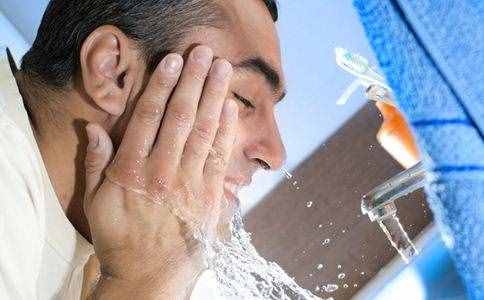 男人做好肌肤保湿有4点 补水很重要