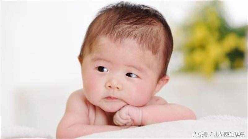 宝宝出现流鼻涕时，应该怎样治疗？