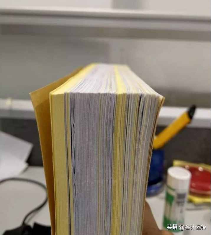 绝了！看了华为会计装订的凭证，你还敢说自己会做手工账吗？