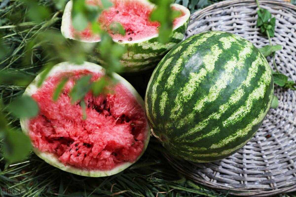 “入伏面，立秋饼”，今日立秋需吃3样，民间都有哪些习俗？