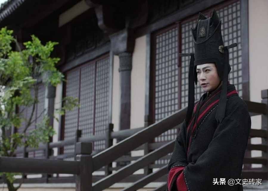 《大秦赋》：嫪毐私通赵姬还生了两个儿子，嬴政是如何处置他的？