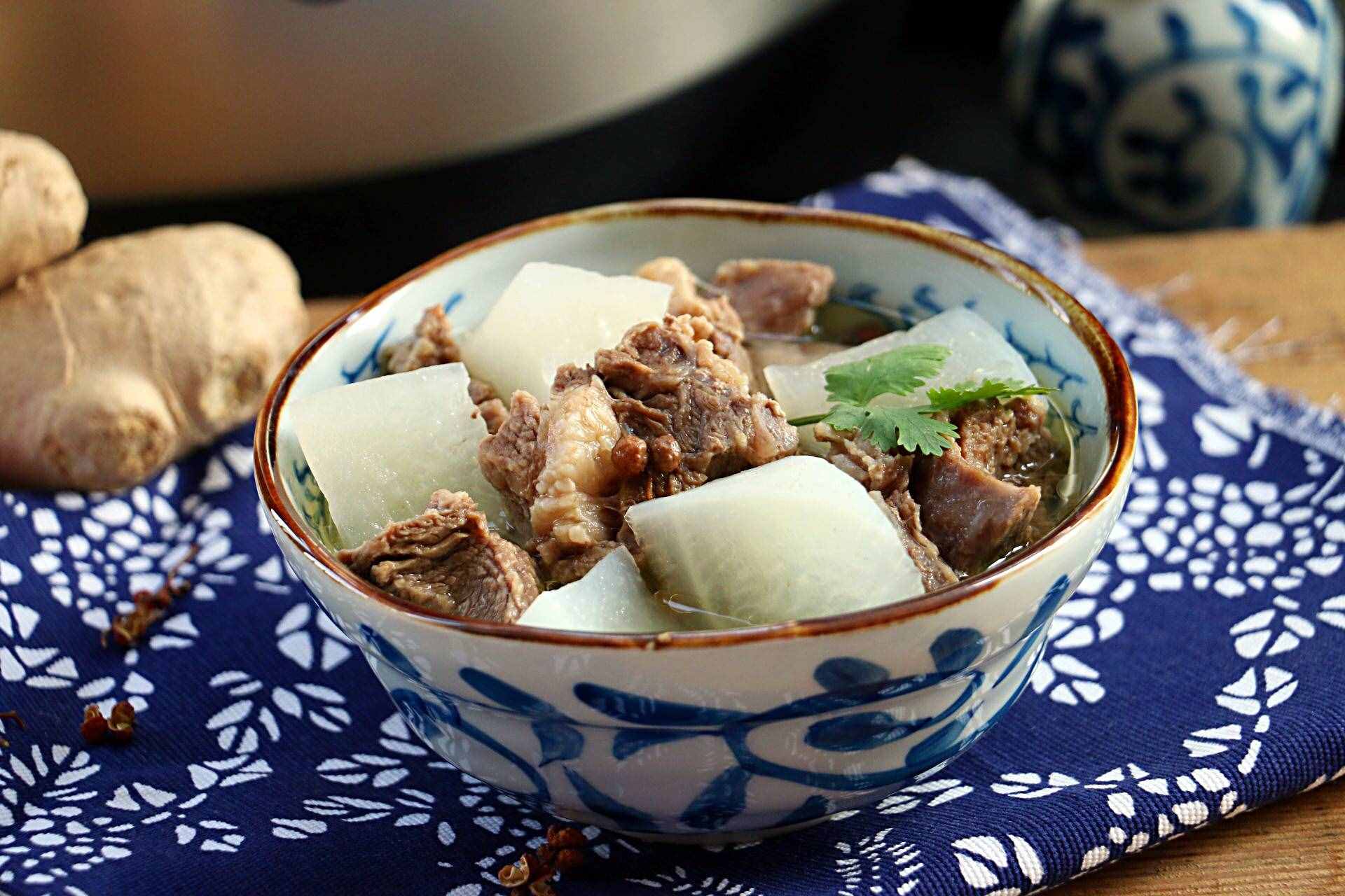 萝卜炖牛肉，冬天进补首选！若想牛肉香而不膻原汁原味只需这么做