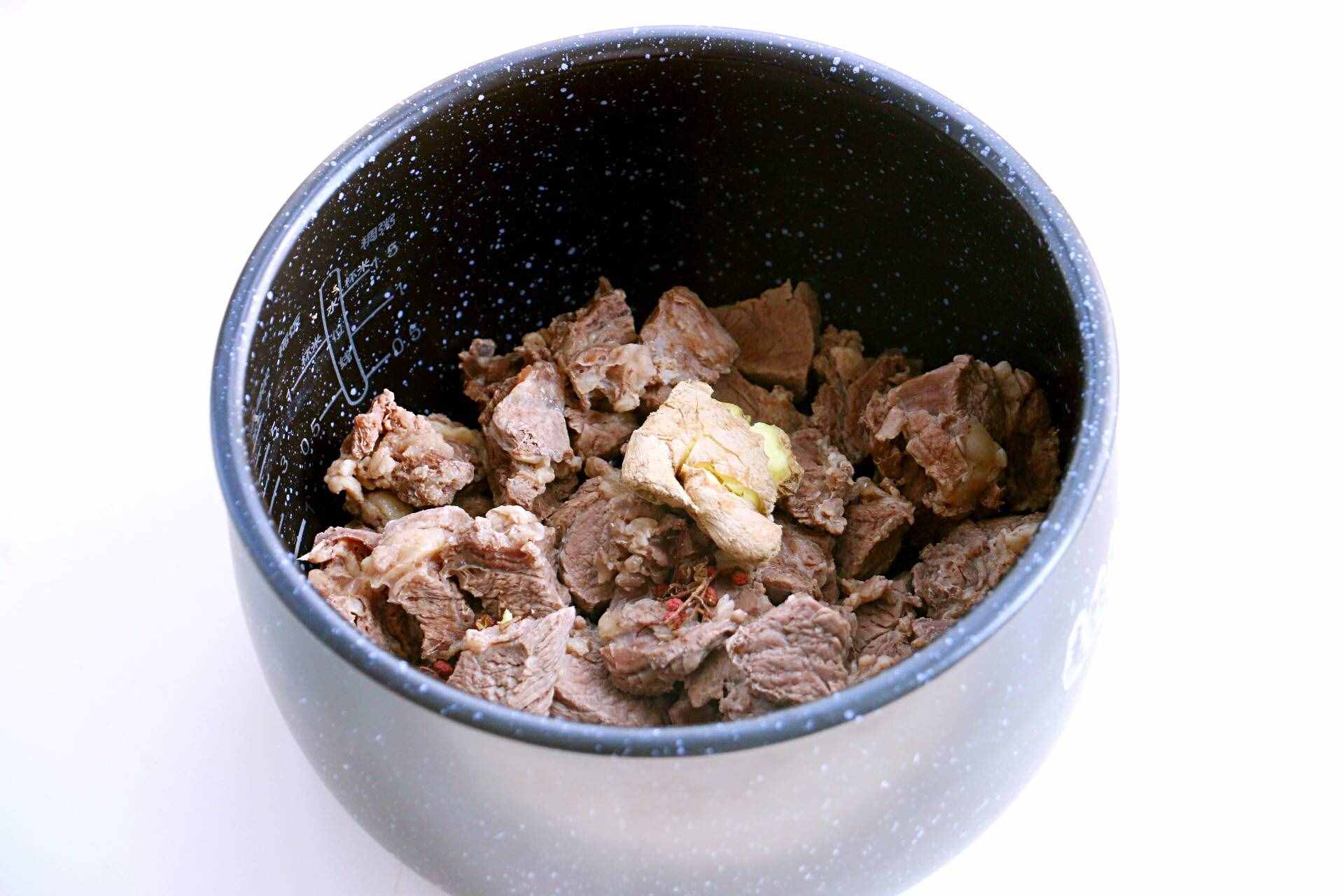 萝卜炖牛肉，冬天进补首选！若想牛肉香而不膻原汁原味只需这么做