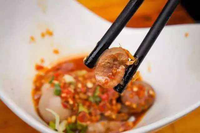 收藏！成都最火的18条美食街，再有人问来成都吃什么，就甩给他！