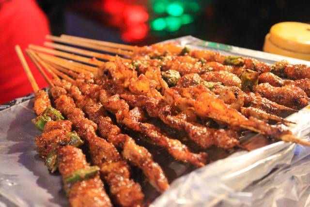 收藏！成都最火的18条美食街，再有人问来成都吃什么，就甩给他！