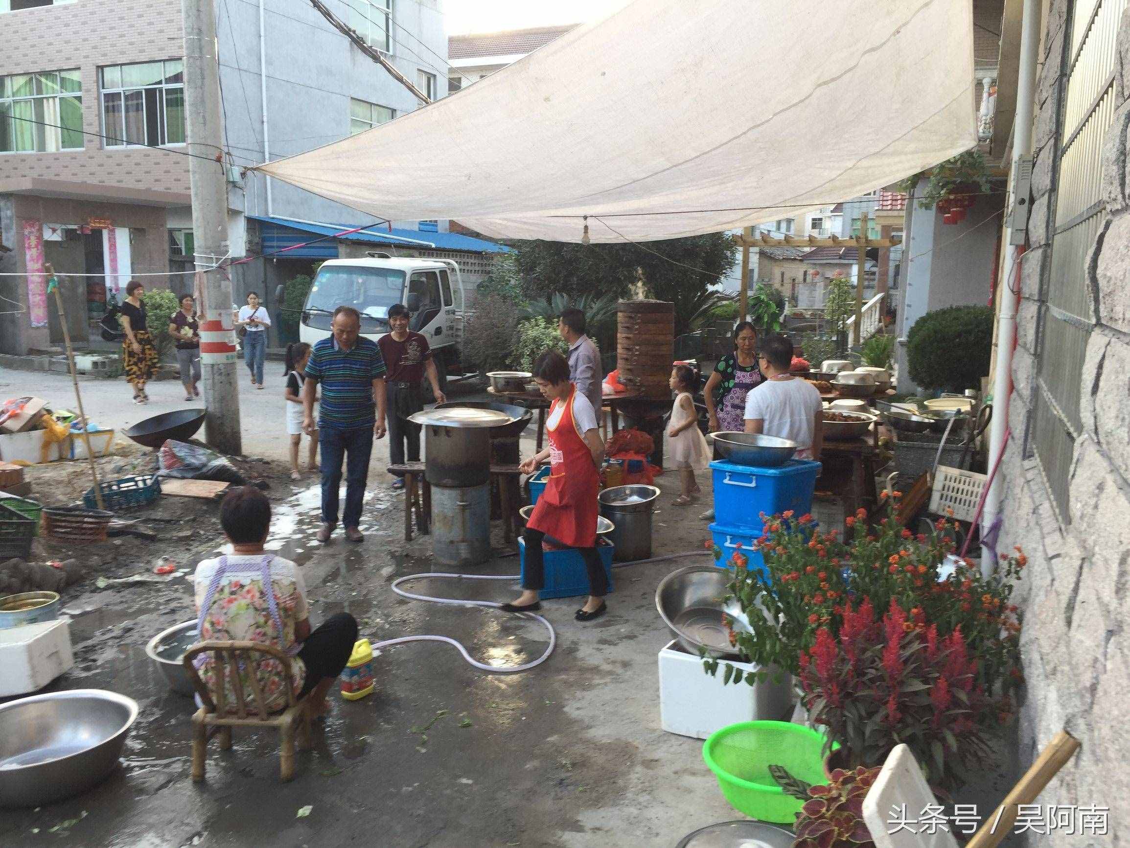 乡村酒席实拍，28道菜吃到你怀疑人生