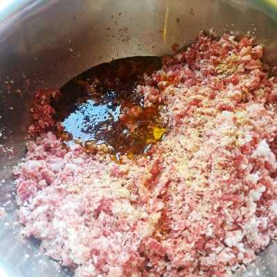 配着这盘内蒙特色美食——稍美，米饭可以吃三大碗