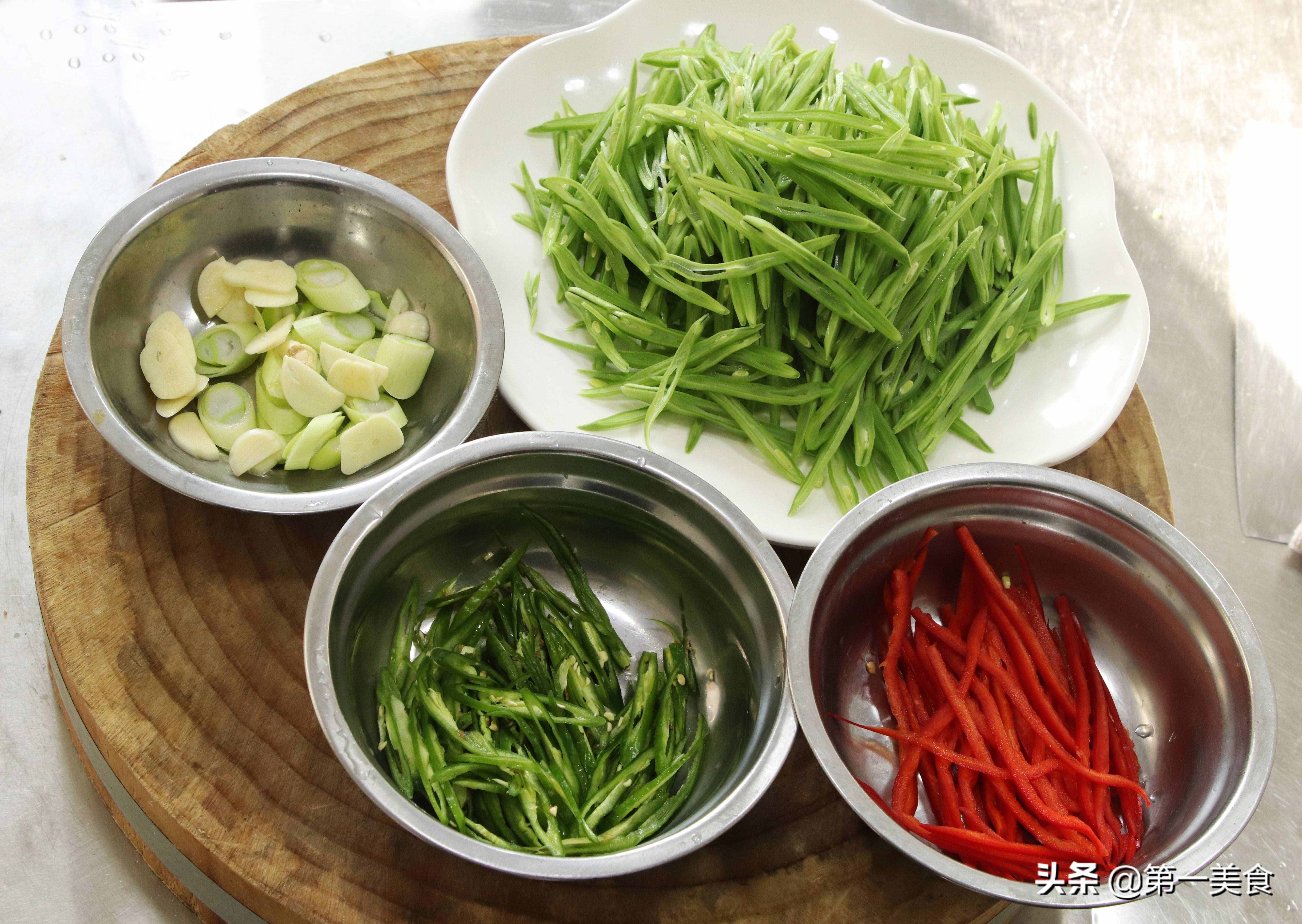 芸豆的简单家常做法,清脆不夹生香辣下饭,春天要多吃的素菜小炒