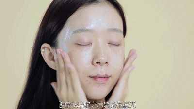 化妆水应该怎么用？用手拍？湿敷？