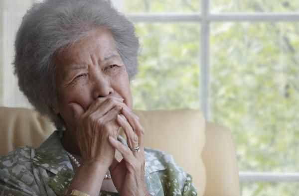 人到晚年，手里要握紧这两样东西！少了一件，晚年多半艰难