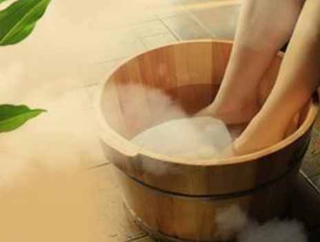 好用实惠的泡脚方都在这里了，简单治病，去失眠除脚气