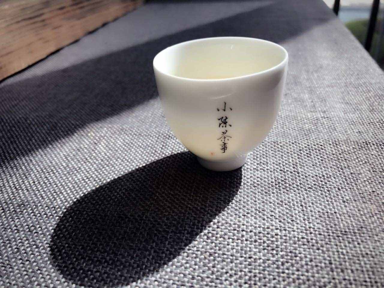 秋季，该喝什么茶？绿茶、白茶、普洱茶、武夷岩茶还是红茶？
