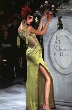 另一场“美国梦”：好莱坞里的东方美人，文化霸权下的欲望符号