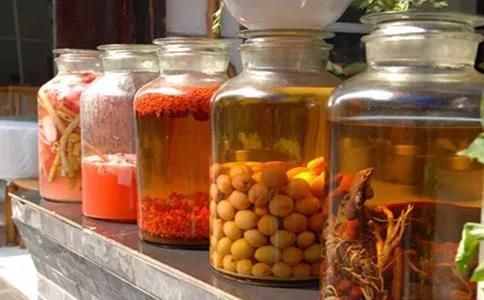 中药泡酒有讲究（附药酒方）