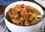 炖牛肉怎么做好吃又烂（炖牛肉软烂可口还特香）