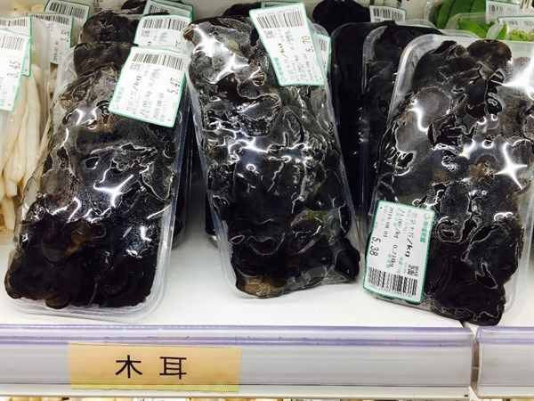 母女俩吃凉拌木耳后中毒，提醒：木耳泡发超过这个时间，就别吃了