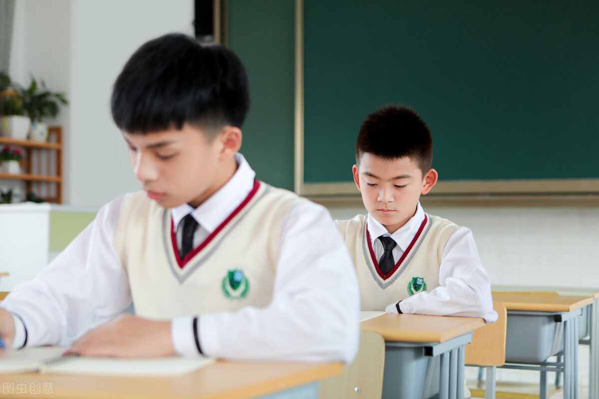 现在完成进行时的用法，它和现在完成时有什么区别？