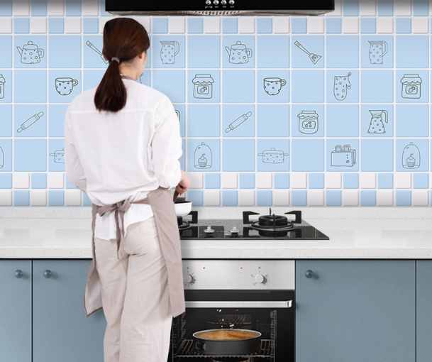 油烟机上的油污又厚又黏难清理？教你正确方法，轻松去污不费力