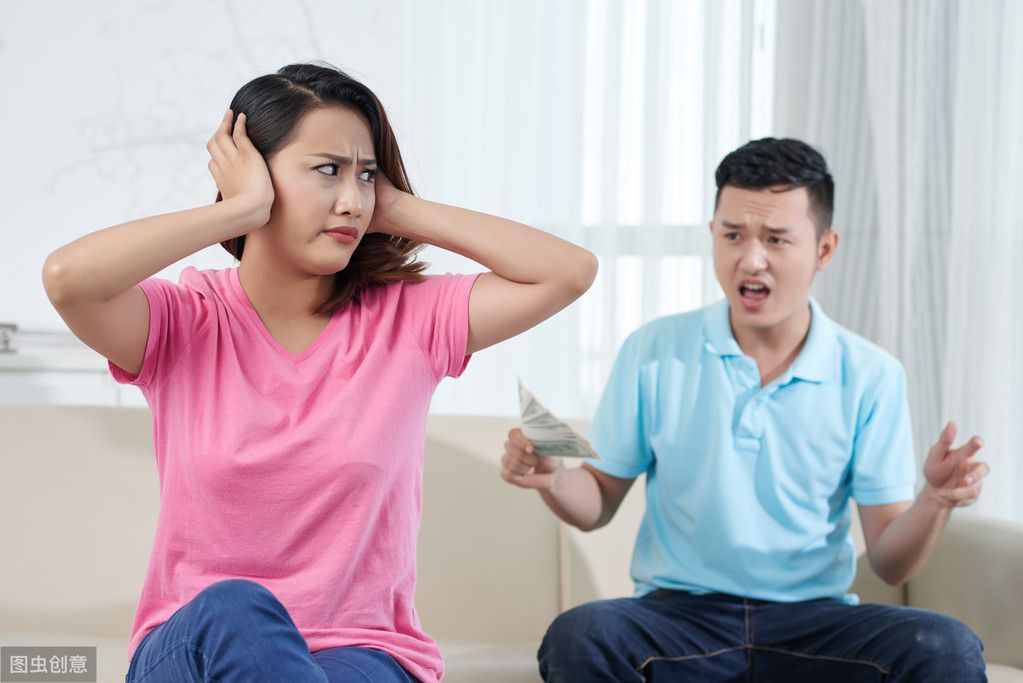 女人有没有出轨,只需要看她的微信就知道,男人一定要懂