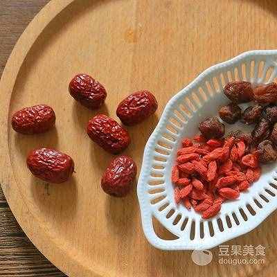 桂圆红枣茶的做法
