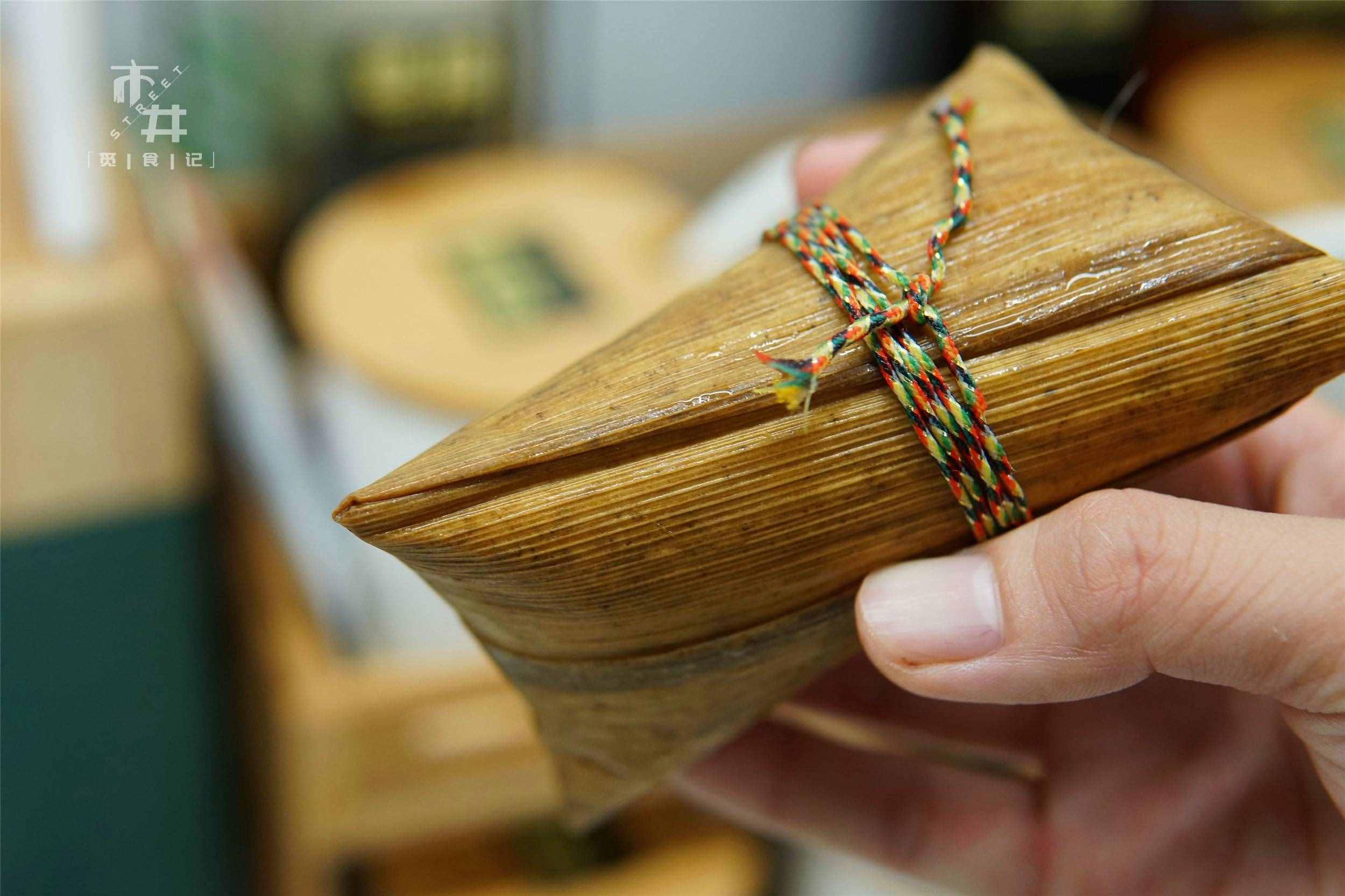 煮粽子时，用热水还是冷水？教你正确煮法，粽子不夹生，软糯好吃