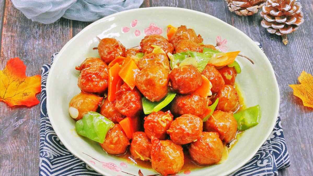 秋日进补多吃3红3白，少吃2绿，降秋燥，忌寒凉，顺应时节身体棒