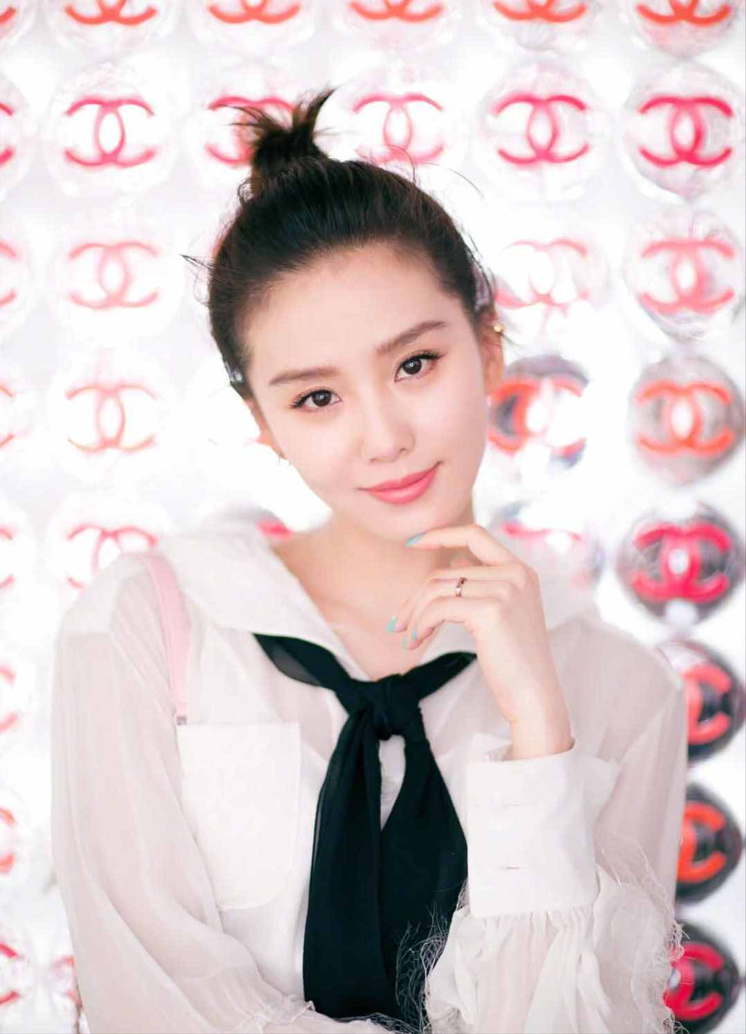 扎了这么多年的丸子头，你真的扎对了吗？这么扎丸子头才好看