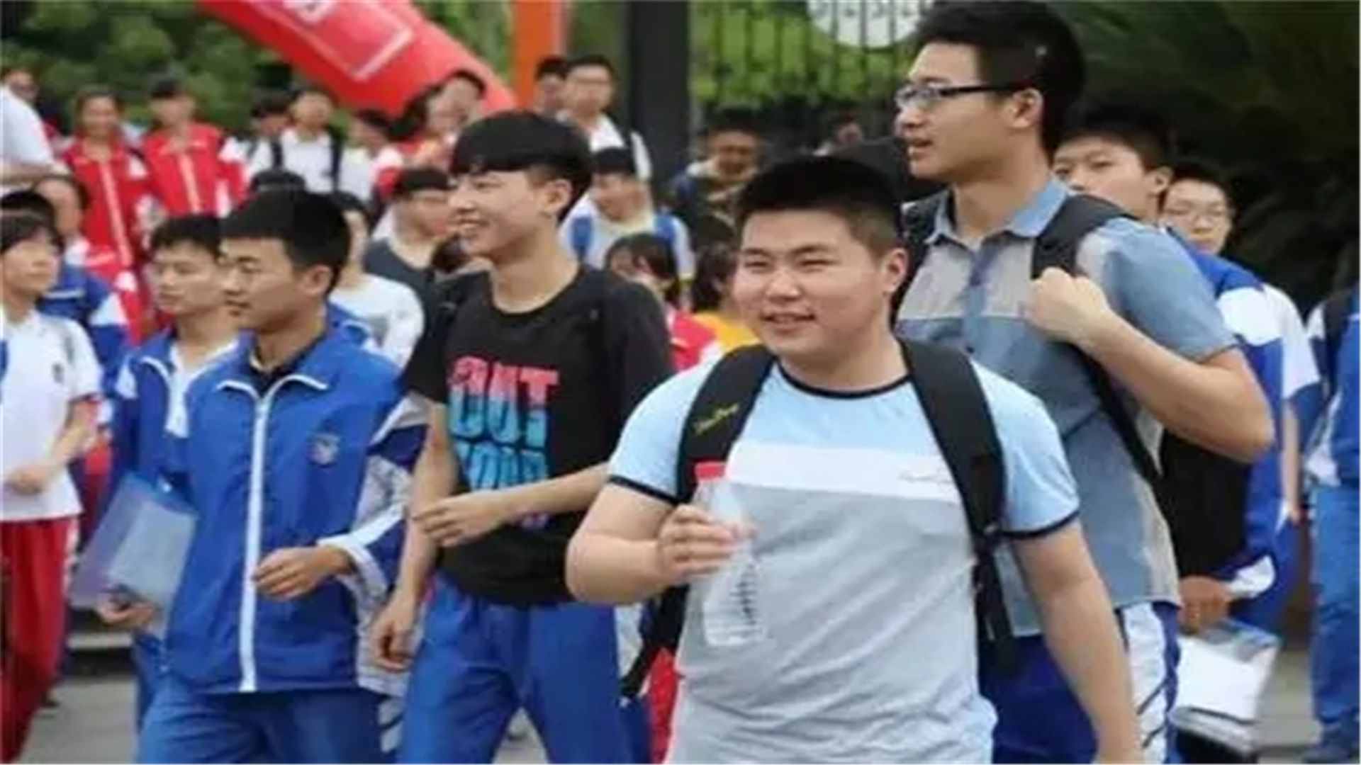 广西“高考状元”孟笛萧，交卷铃响才想起在考场，这才是真学霸