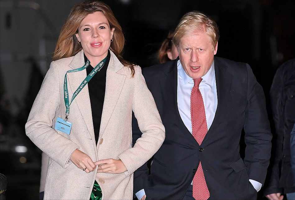 英国首相举办婚礼啦！33岁女友转正成第一夫人，2万5的婚纱好惊艳