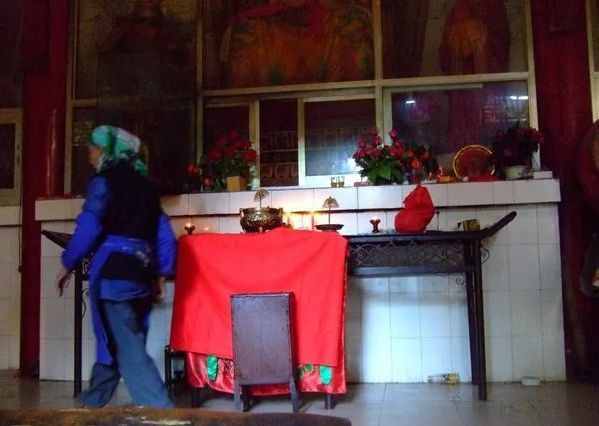 这是云南大理白族的奇特风俗——给新车举办一场隆重的“成人礼”