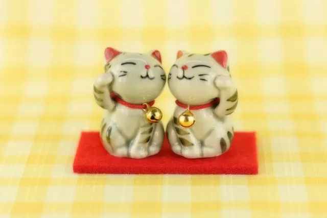 招财猫的由来?其左手和右手有什么意义呢?