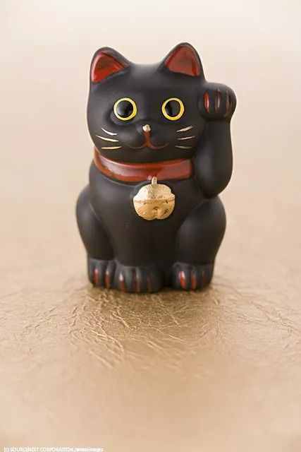 招财猫的由来?其左手和右手有什么意义呢?