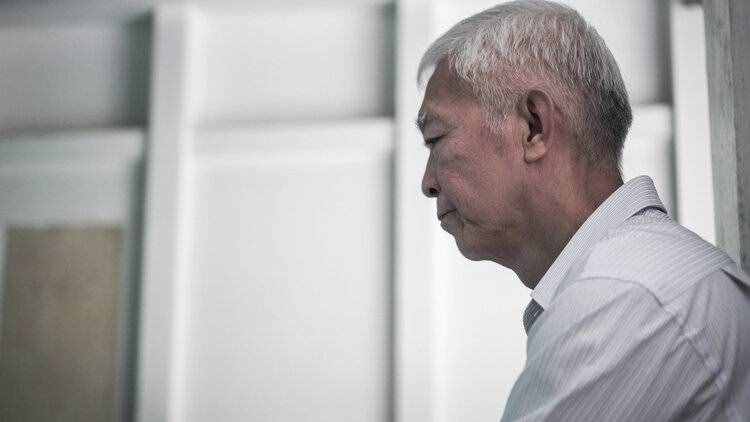 如何去除脸上、手上的老年斑?医生指出4条“明路”,快记下来