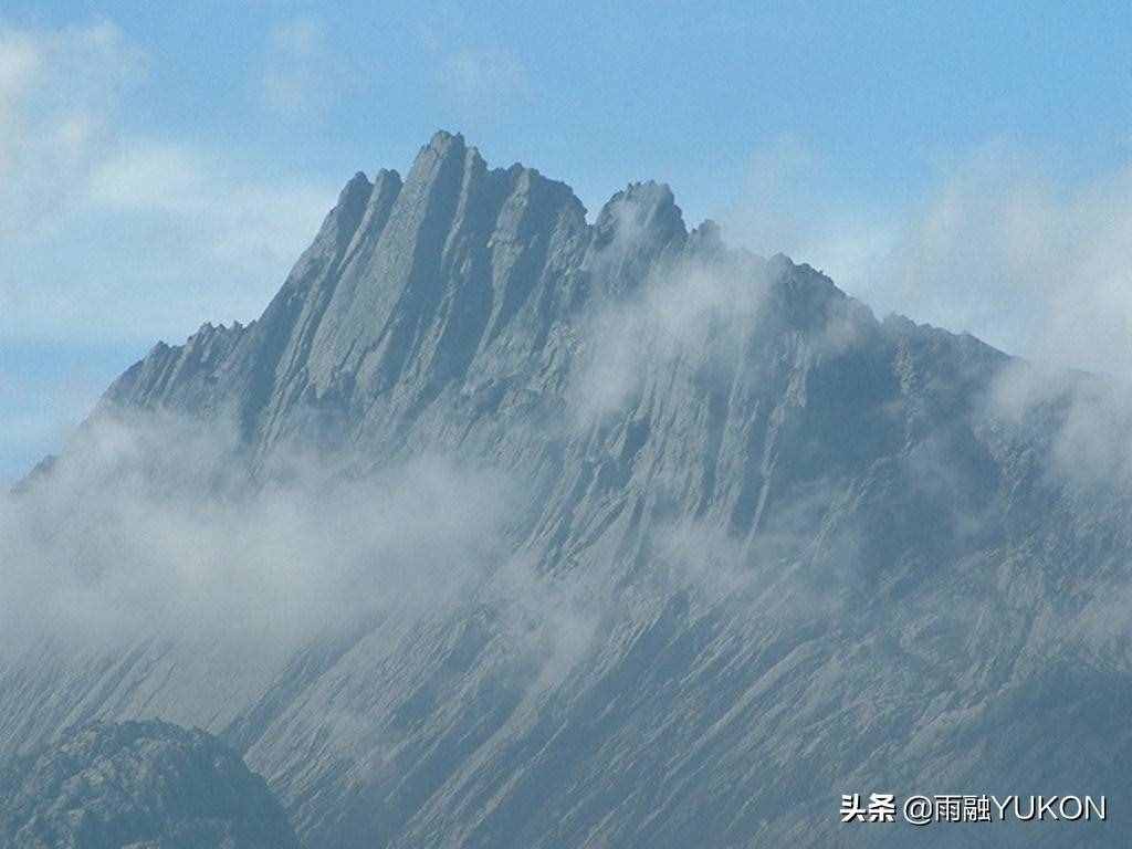 全球最高岛上山峰：高4884米大洋洲第一，一年产33吨黄金90吨白银