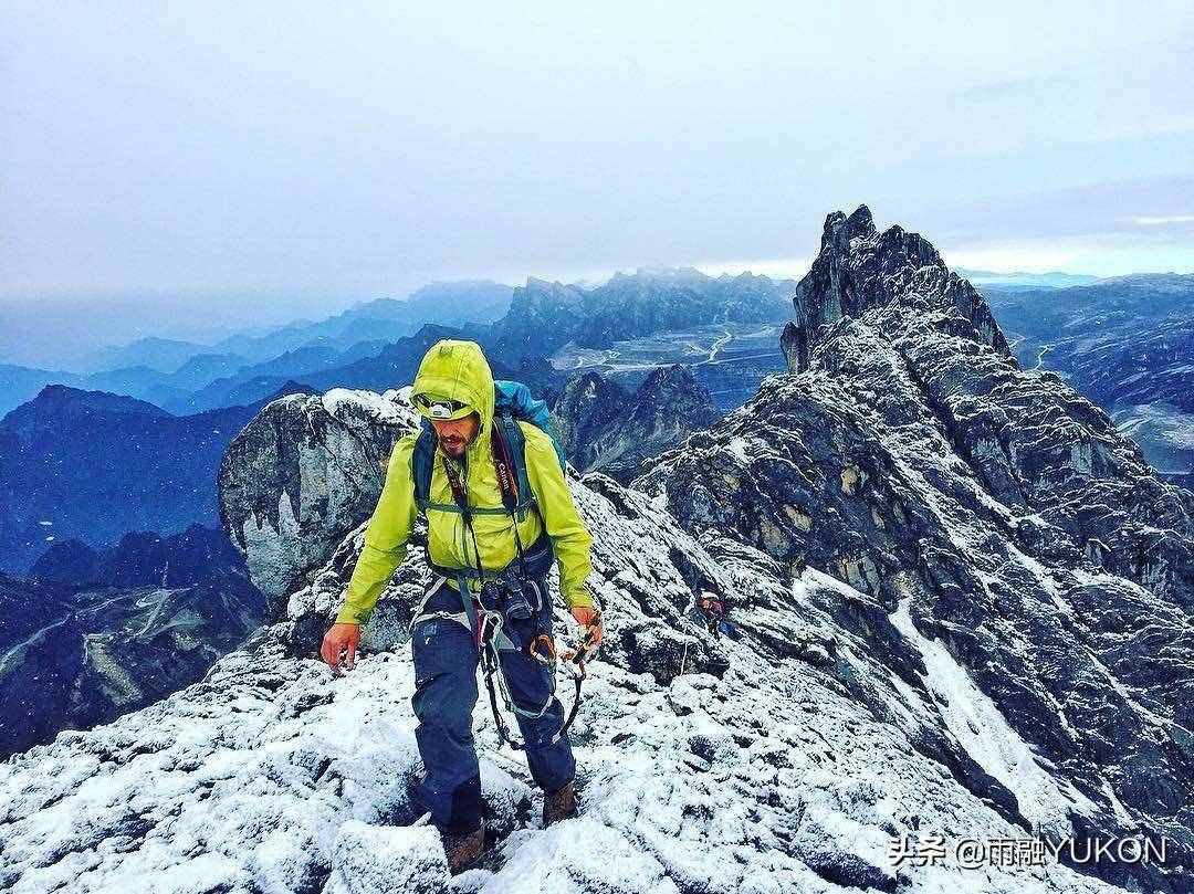 全球最高岛上山峰：高4884米大洋洲第一，一年产33吨黄金90吨白银