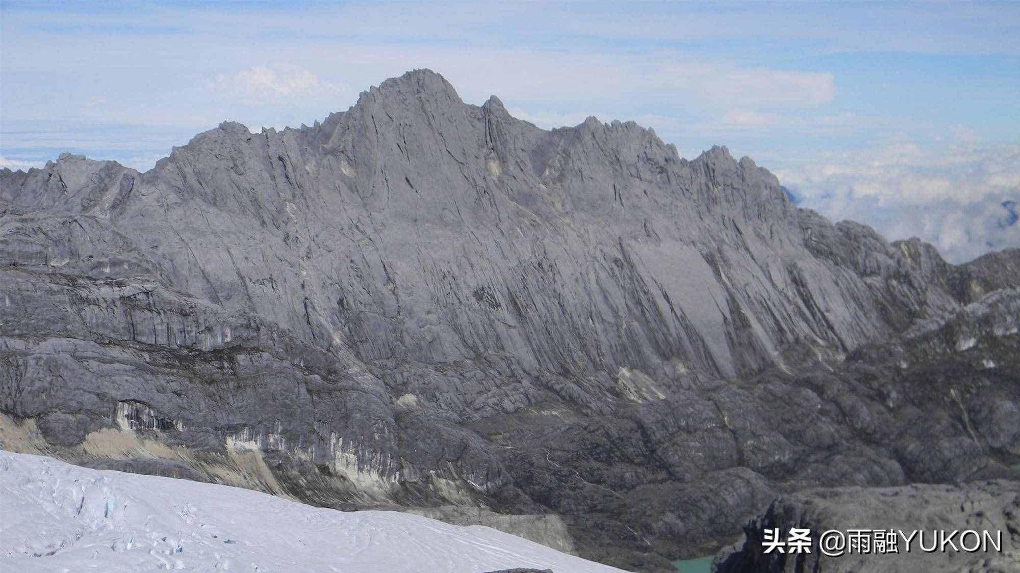 全球最高岛上山峰：高4884米大洋洲第一，一年产33吨黄金90吨白银