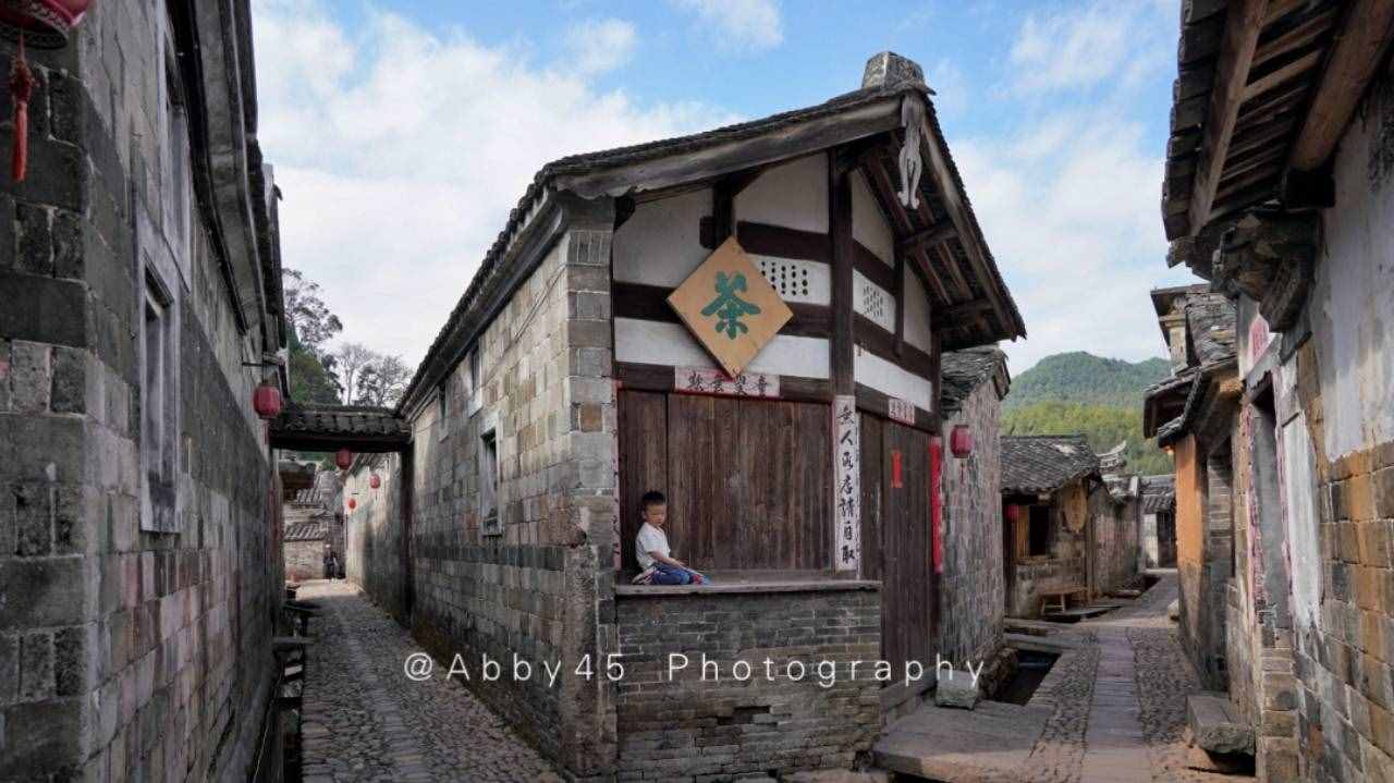 福建800年古村落，世界客家建筑三大奇葩之一，被称为民间故宫