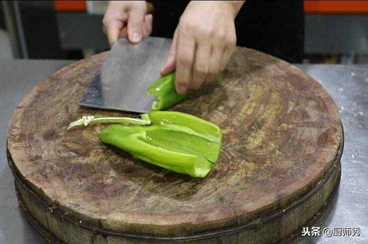 这才是麻辣兔的正确做法，麻辣鲜香真过瘾，好吃到停不下来